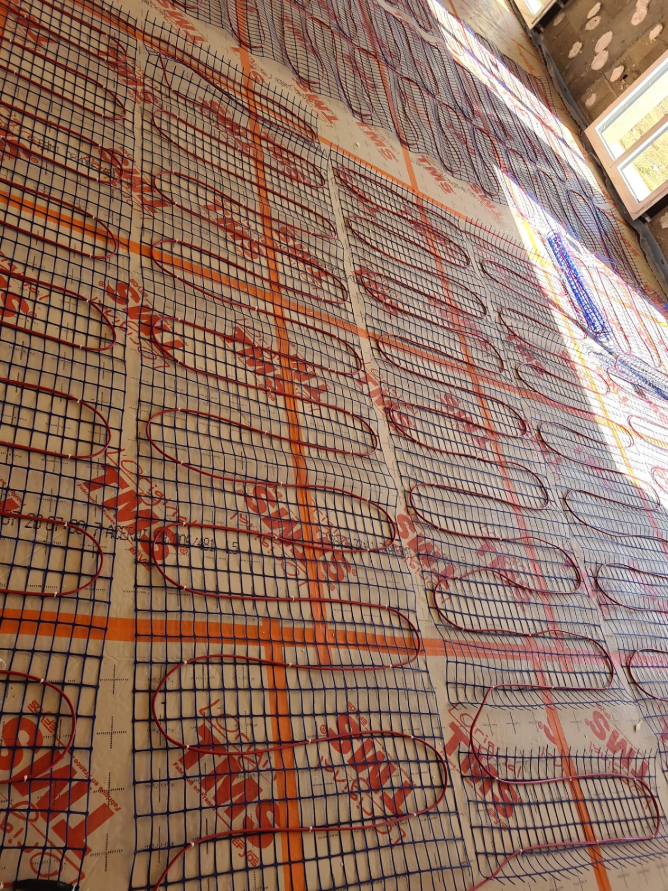 Plancher chauffant électrique — pose complète avant ragréage