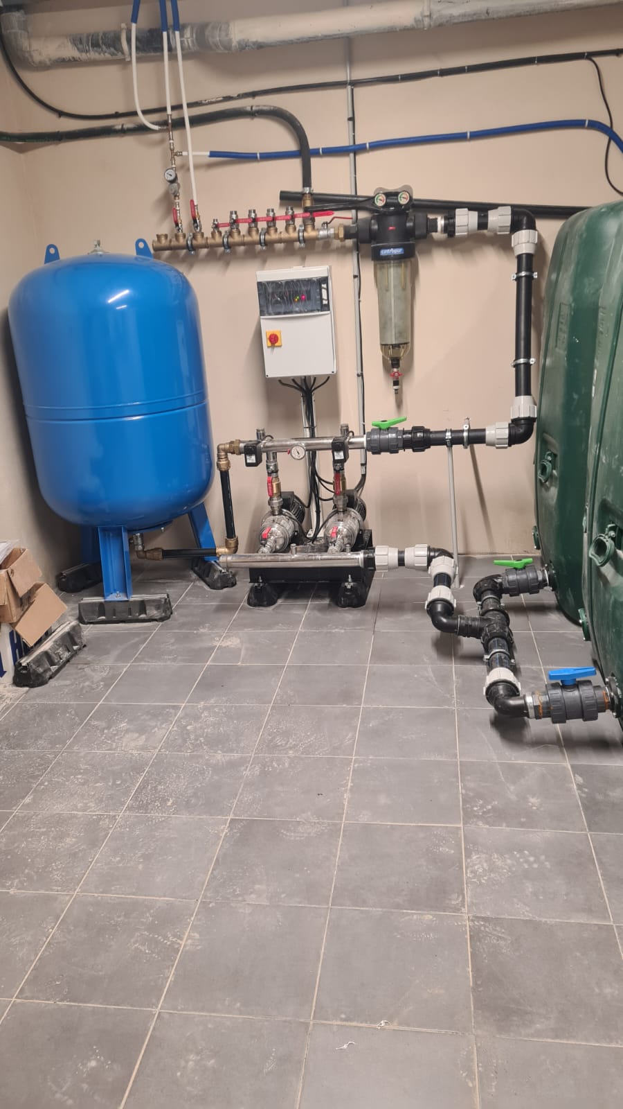 Surpresseur double pompe et cuve récupération eau de pluie