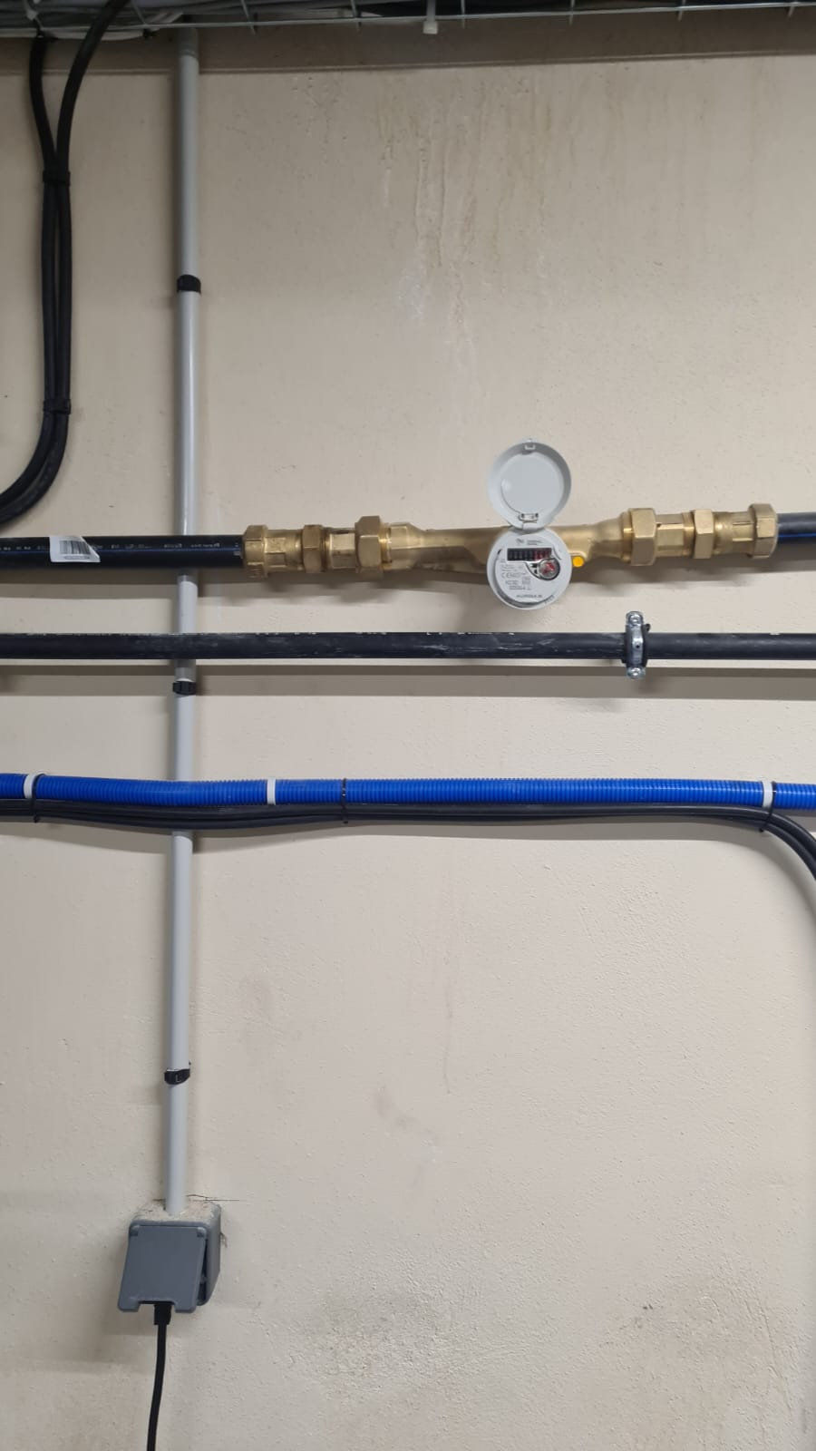 Compteur d'eau et nourrices — local technique